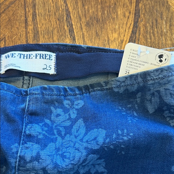 NWT Free People Penny Pull-On Flare Jeans Indigo Combo / Romantic Blue - Picture 10 of 12